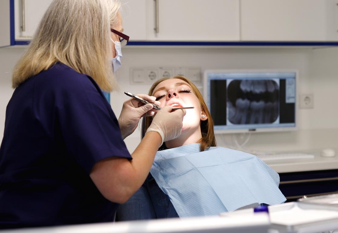 Zahnarzt Siegburg Angstpatienten schmerzfrei narkose milchzahn kinderbehandlung sanfte zahnheilkunde